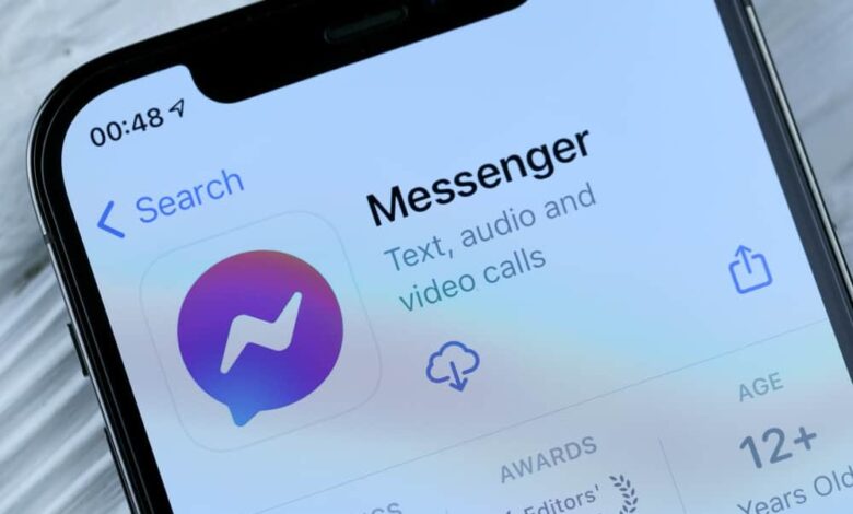 How to create a poll on facebook messenger website